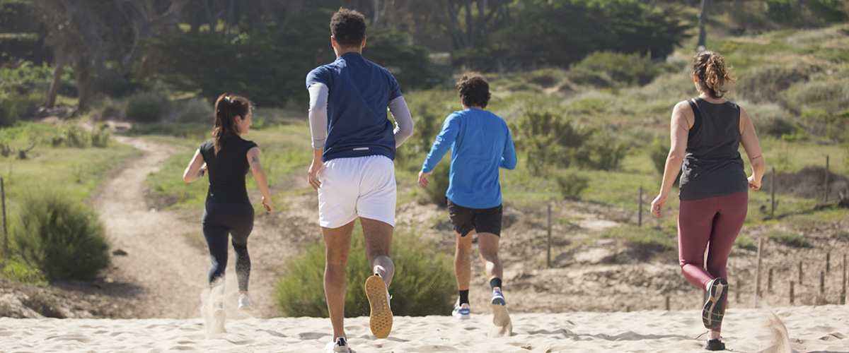 personas entrenando juntas